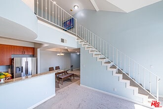 620 S Gramercy Pl in Los Angeles, CA - Building Photo - Building Photo