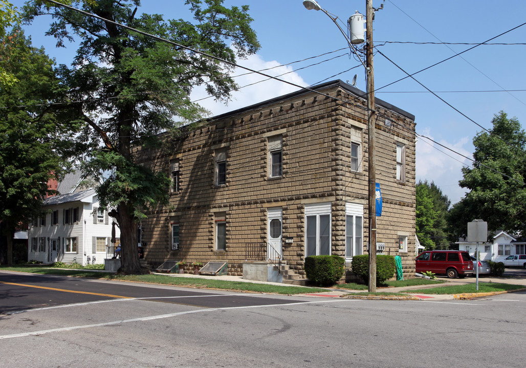 38 Church St in Bellville, OH - Foto de edificio