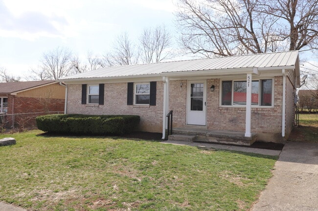 521 Foxwood Dr in Nicholasville, KY - Building Photo - Building Photo