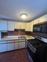 94 College Ave, Unit 2 in Somerville, MA - Building Photo