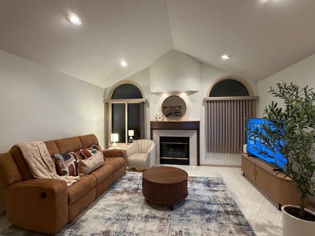 4205 Brookcrest Dr SW in Wyoming, MI - Building Photo - Building Photo