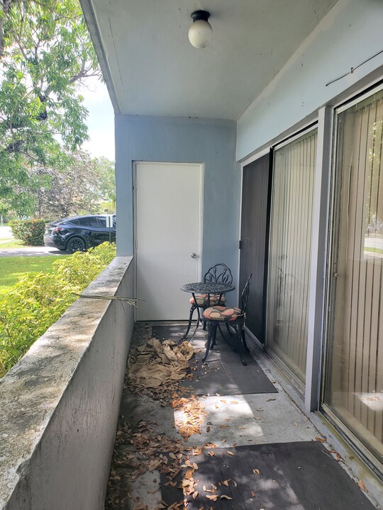 9229 SW 87th Ave, Unit INWOOD Codominium in Miami, FL - Building Photo