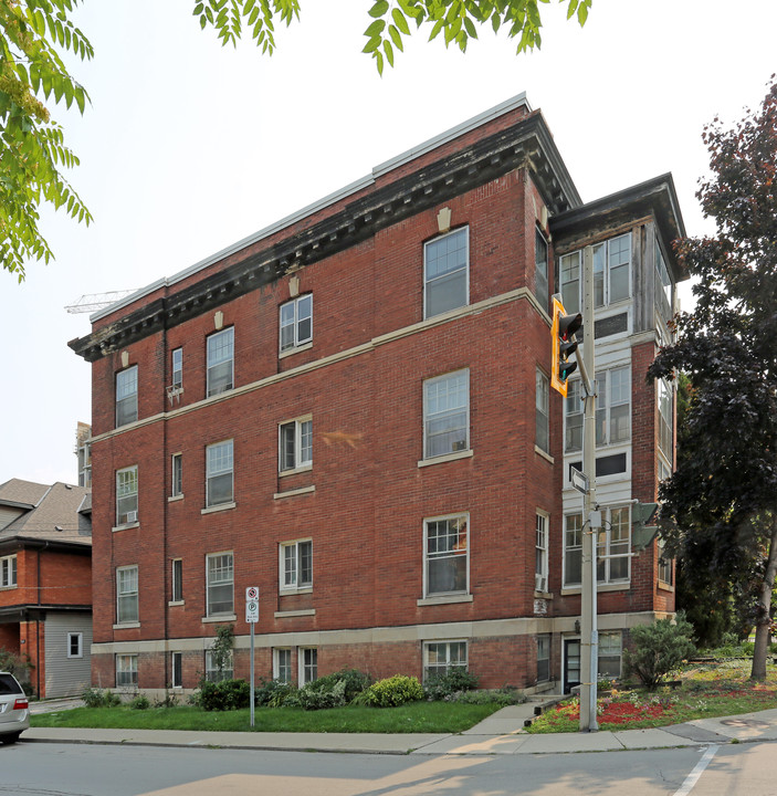 100 Charlton Ave W in Hamilton, ON - Building Photo