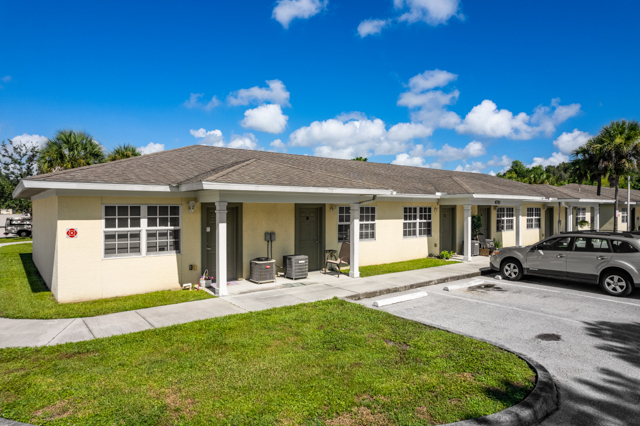 4701 Swanson Loop in North Fort Myers, FL - Building Photo