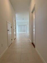 2474 Paravane Wy in Wesley Chapel, FL - Foto de edificio - Building Photo
