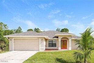 717 Little Rock St E in Lehigh Acres, FL - Building Photo