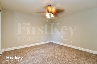 7910 Woodgrove Cir in Tampa, FL - Foto de edificio - Building Photo