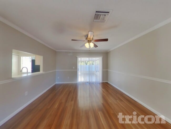 417 Abigail Rd in Plant City, FL - Foto de edificio - Building Photo