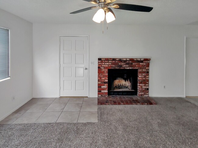 125 S Lumill St-Unit -B in Ridgecrest, CA - Building Photo - Building Photo