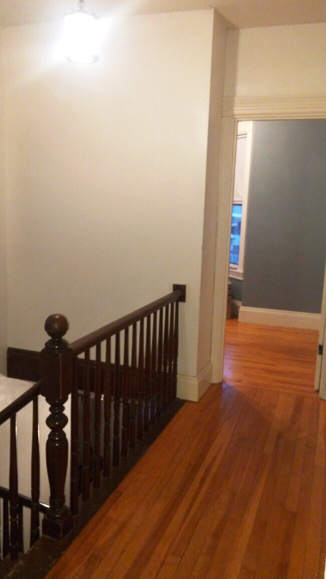 36 S Spring St, Unit 36A 2nd floor in Concord, NH - Foto de edificio - Building Photo