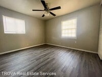 1304 E 30th St photo'