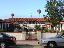 4851 Brighton Ave in San Diego, CA - Foto de edificio - Building Photo