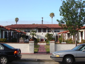 4851 Brighton Ave in San Diego, CA - Building Photo - Building Photo