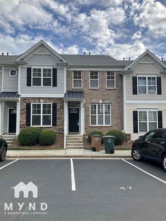 47 Ledgerstone Ln in Greensboro, NC - Building Photo