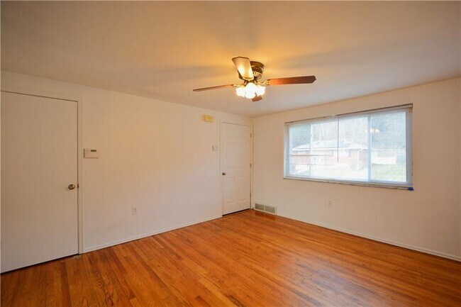 156 Connie Dr in Pittsburgh, PA - Building Photo - Building Photo