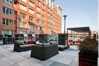 19 Ave At Port Imperial in West New York, NJ - Foto de edificio - Building Photo