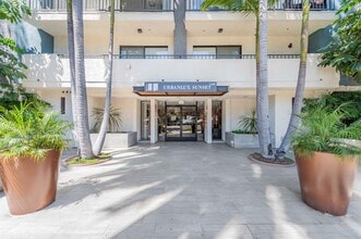 URBANLUX SUNSET PREMIUM in Los Angeles, CA - Foto de edificio - Building Photo