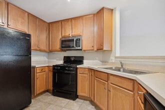 690 Mill Cir in Wheeling, IL - Building Photo - Building Photo