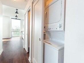 4346 N Honore St-Unit -401 in Chicago, IL - Building Photo - Building Photo