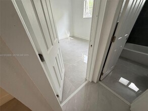 1251 NW 61st St in Miami, FL - Building Photo - Building Photo