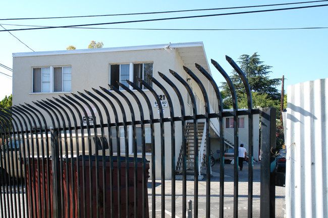 615-621 W Harvard St in Glendale, CA - Foto de edificio - Building Photo