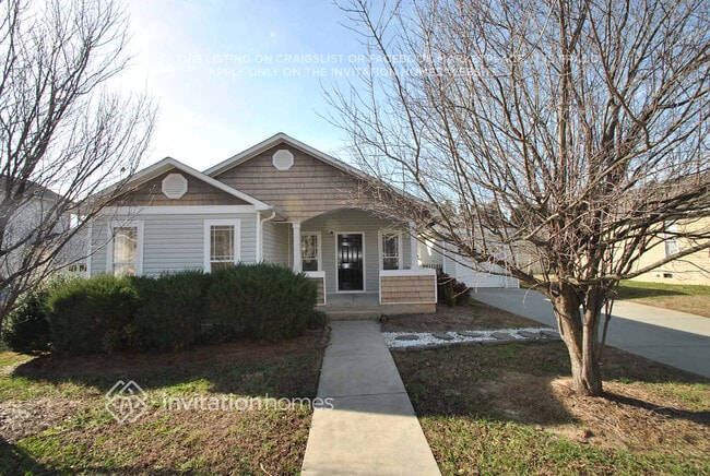 property at 1807 Chantilly Ln