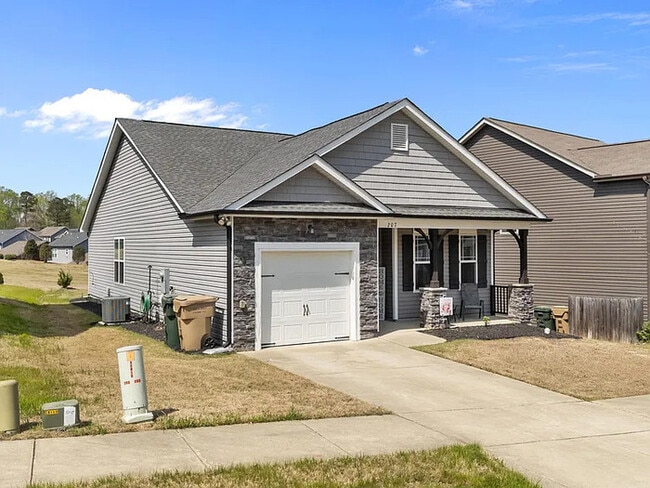 207 Balboa Pkwy in Clayton, NC - Building Photo - Building Photo