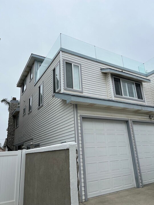 410 7th St in Huntington Beach, CA - Building Photo