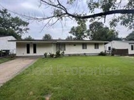 1937 Edgewood St in Jonesboro, AR - Building Photo