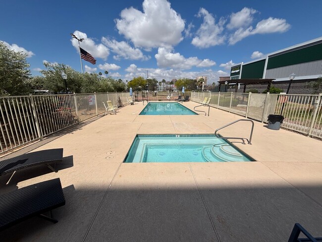 3930 S University Center Dr in Las Vegas, NV - Building Photo - Building Photo