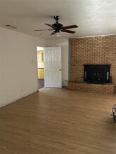 102 W Woodbury Dr in Garland, TX - Building Photo - Building Photo