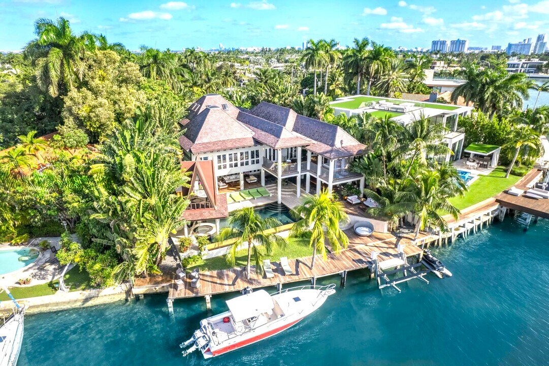 14 W San Marino Dr in Miami Beach, FL - Foto de edificio