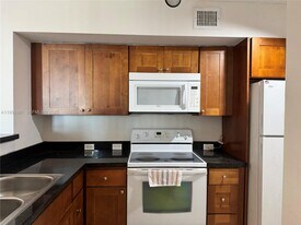 11145 SW 6th St in Pembroke Pines, FL - Building Photo