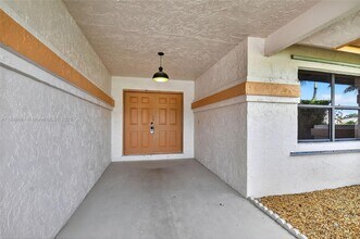 9645 El Clair Ranch Rd in Boynton Beach, FL - Building Photo - Building Photo