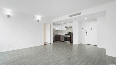 65-18 Austin St, Unit 6F in Queens, NY - Building Photo - Building Photo