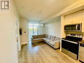 3220 Sheppard Ave E in Toronto, ON - Building Photo - Building Photo