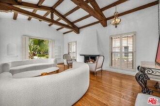 240 S Clark Dr in Beverly Hills, CA - Building Photo - Building Photo