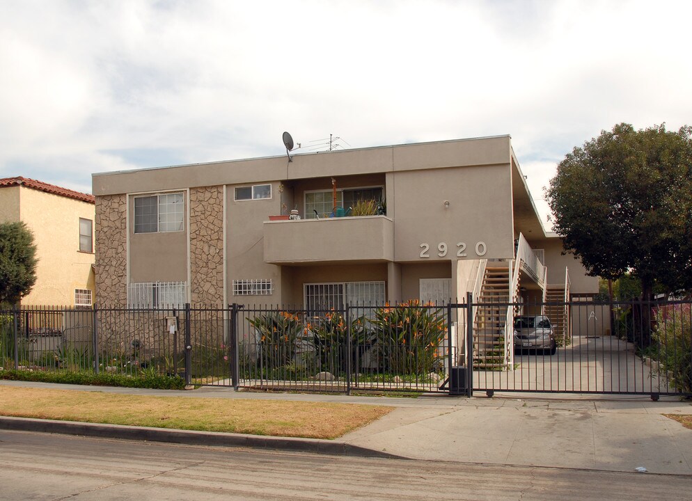 2920 S Orange Dr in Los Angeles, CA - Building Photo