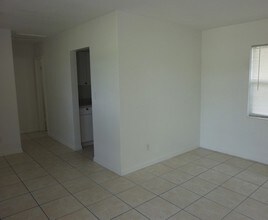 2121 Taylor St in Hollywood, FL - Building Photo - Other