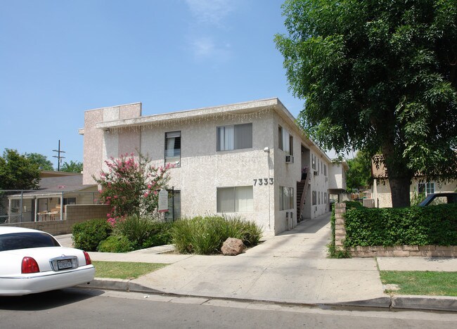 7333 Milwood Ave in Canoga Park, CA - Building Photo - Building Photo