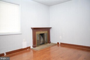 13315 Schwenger Pl in Herndon, VA - Building Photo