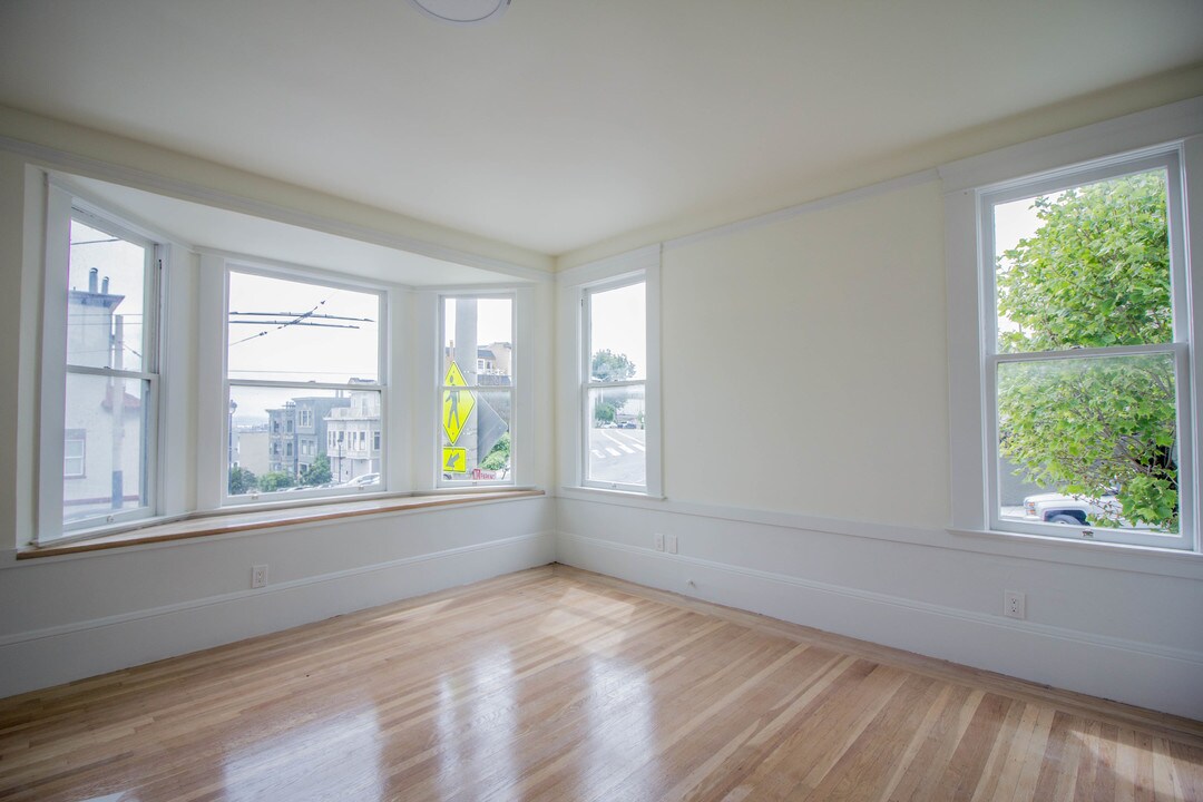 201 Divisadero St in San Francisco, CA - Building Photo