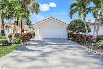 4553 Pasadena Ct in Naples, FL - Foto de edificio - Building Photo