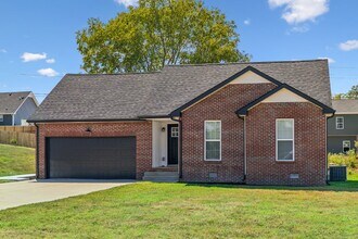 1824 Cottingham Ct in Clarksville, TN - Building Photo - Building Photo
