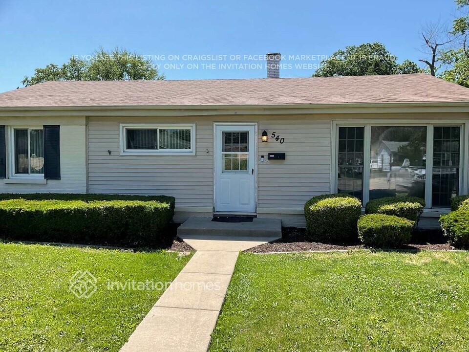 540 N 2nd Ave in Villa Park, IL - Foto de edificio