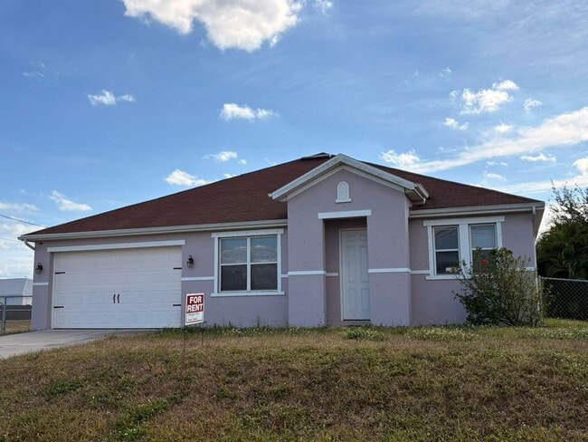1826 NW 15th Terrace in Cape Coral, FL - Building Photo - Building Photo