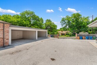 2908 Windsor Rd in Austin, TX - Building Photo - Building Photo