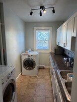 161 Cambridge St, Unit 2 in Worcester, MA - Building Photo