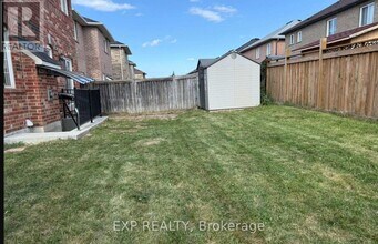 127 Worthington Ave in Brampton, ON - Building Photo - Building Photo