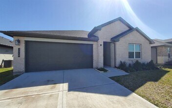 31739 Margaret Woods Ln in Fulshear, TX - Foto de edificio - Building Photo